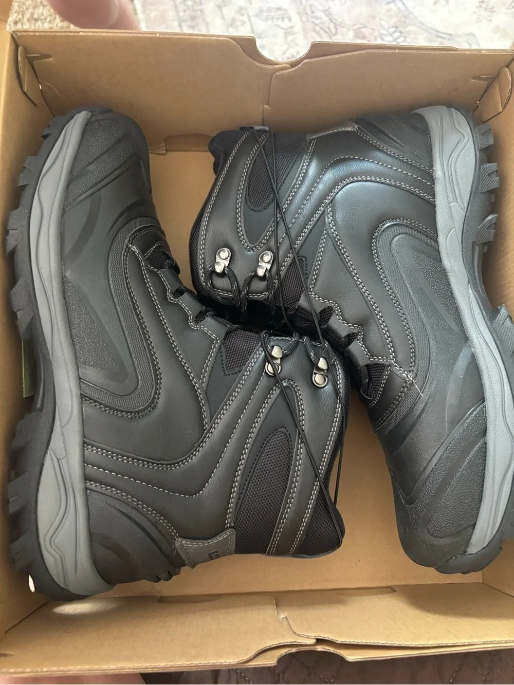 Eddie Bauer sturdy lace